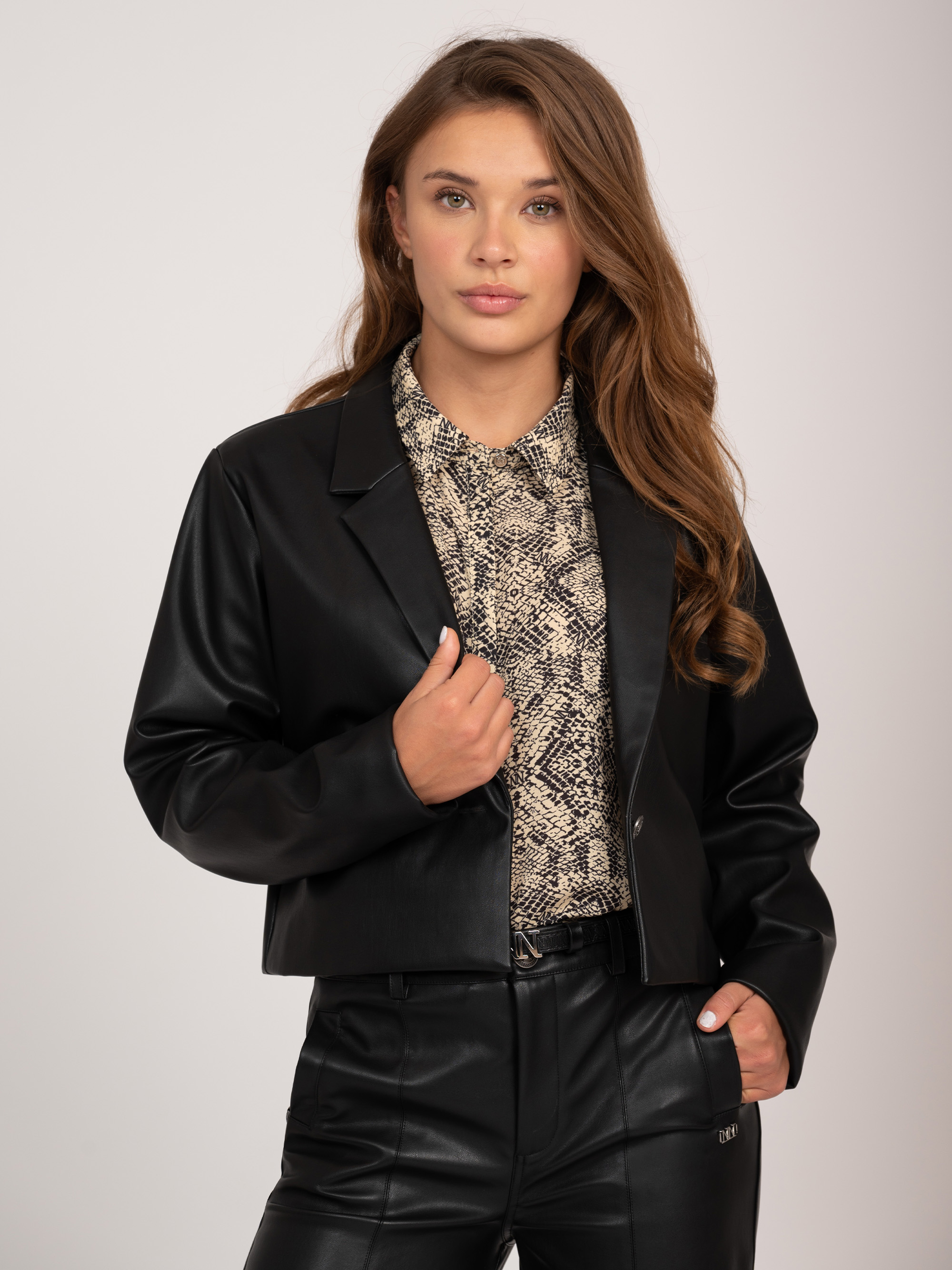 Cropped leather look blazer